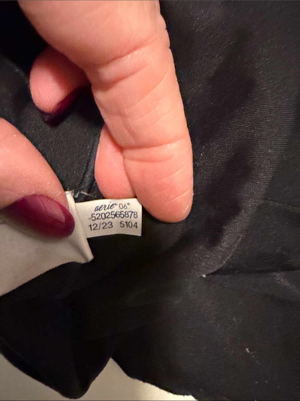 Aerie Black Crossover Waist Style Leggings Size Medium - Picture 8 of 8